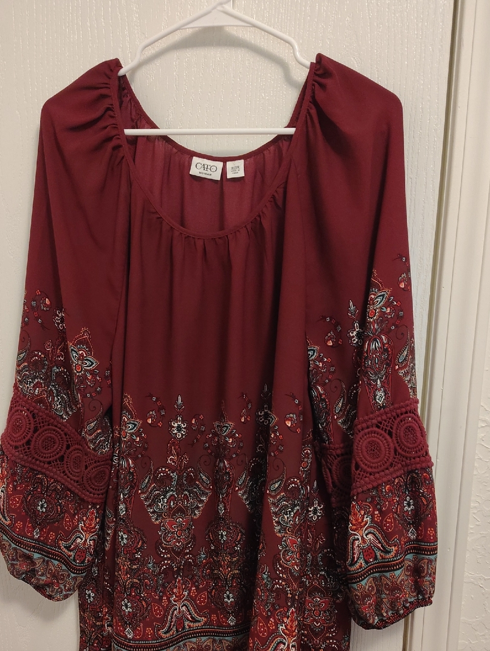 Cato Women's Maroon Paisley Crochet-Trim Tunic
